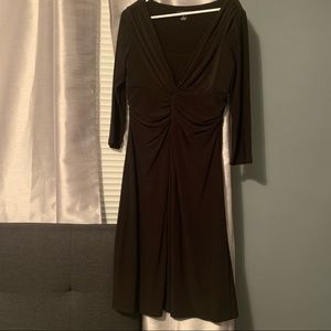 Black cropped sleeve dress. From Chaps. Twist in front. Size Large